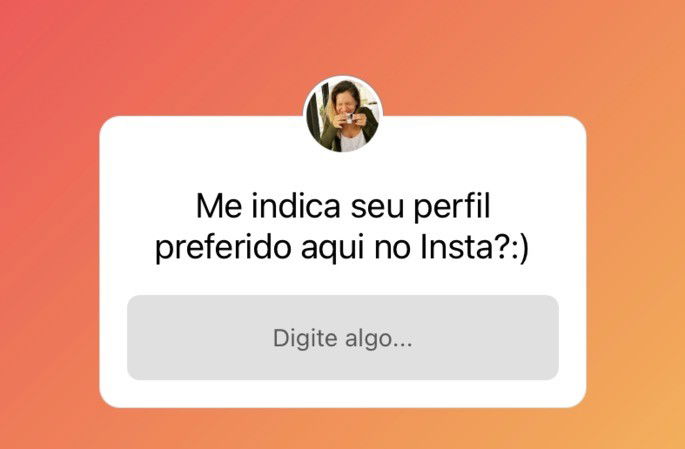 Caixa de perguntas do Instagram sobre sugestão de perfil para seguir