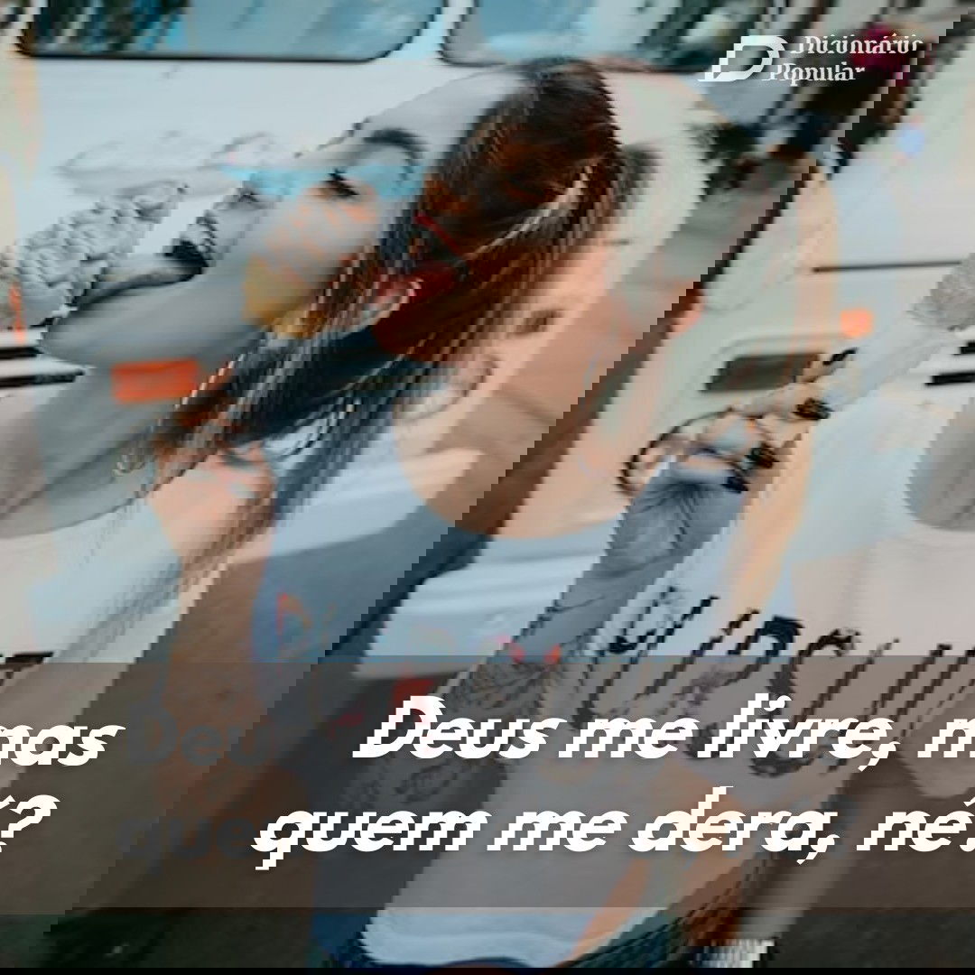 Menina lambe sorvete de casquinha em frente a caminhão branco de sorvete